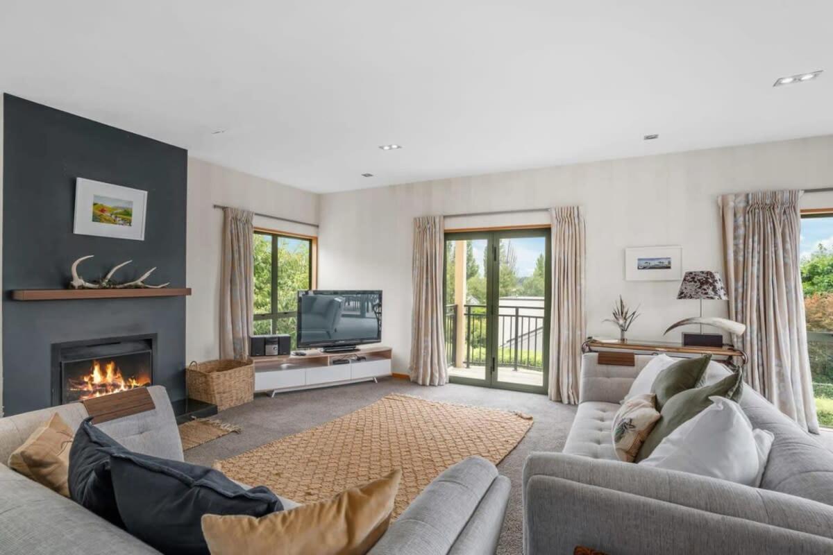 Lake View Villa Wanaka Buitenkant foto